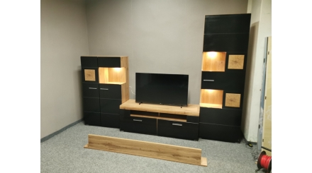 Nová hnědočerná obývací stěna CORTINA
