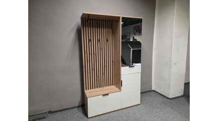 Nová hnědobílá předsíň ROVERETO