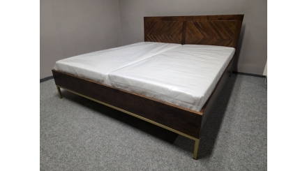 Nová manželská postel CALATRIA masiv akát