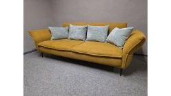 Značkový hořčicový gauč Henders + Hazel
