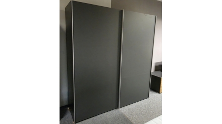 Nová šedočerná zašupovací skříň 2 dveře